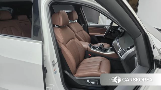 BMW X5 (G05) 2021 Белый из Кореи, фото 2