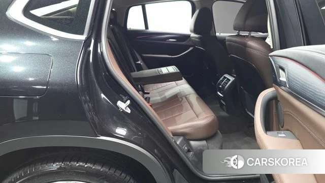 BMW X4 (G02) 2025 Черный из Кореи, фото 2