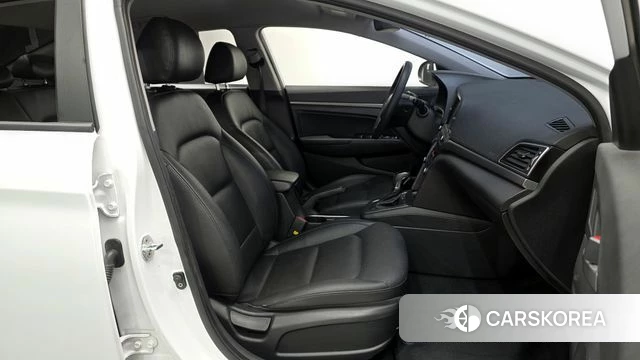 Hyundai Avante AD 2018 Белый из Кореи, фото 2