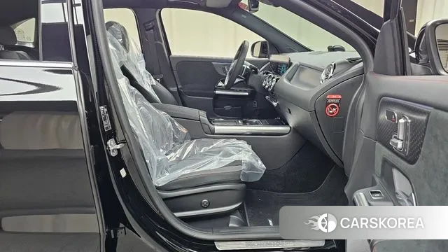 Mercedes-Benz GLA - Class H247 2025 Черный из Кореи, фото 2