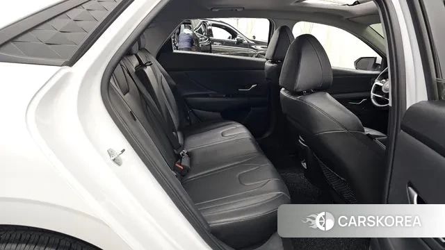 Hyundai The New Avante (CN7) 2023 Белый из Кореи, фото 2