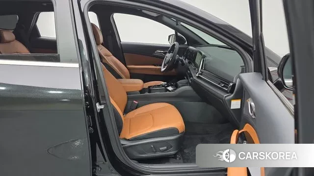 Kia Sportage 5th Generation Hybrid 2021 Черный из Кореи, фото 2