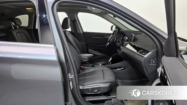 BMW X1 (F48) 2022 Серый из Кореи, фото 2