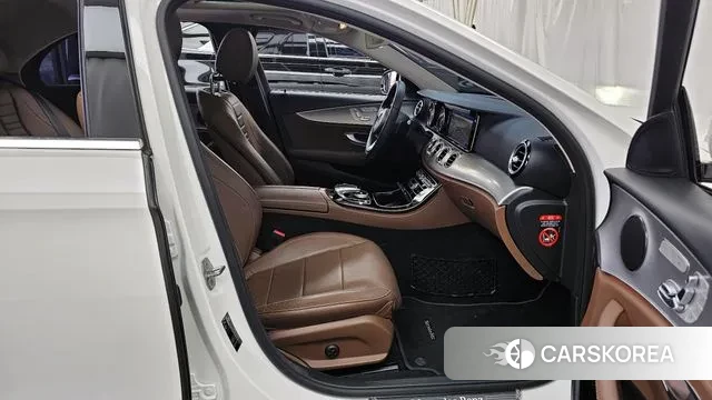 Mercedes-Benz E-Class W213 2018 Белый из Кореи, фото 2