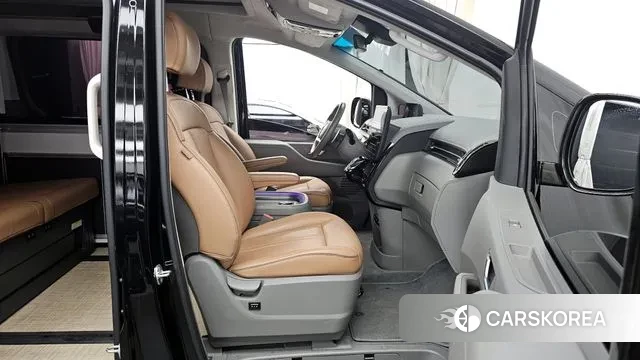Hyundai Staria 2023 Черный из Кореи, фото 2