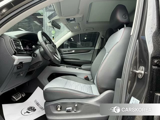 Volkswagen Tourang 2022 Черный из Китая, фото 2