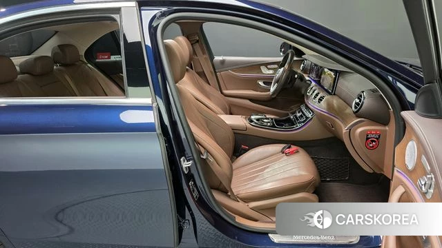 Mercedes-Benz E-Class W213 2019 Синий из Кореи, фото 2