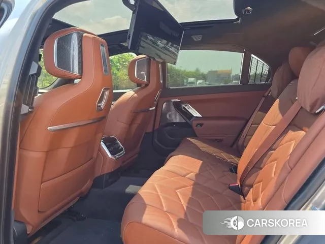 BMW 7 Series (G70) id 2888912 из Кореи 2