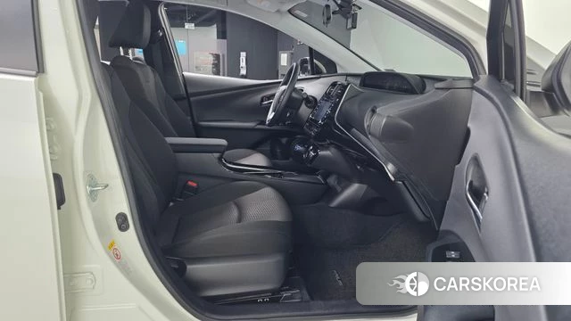 Toyota Prius 4th Generation 2019 Белый из Кореи, фото 2