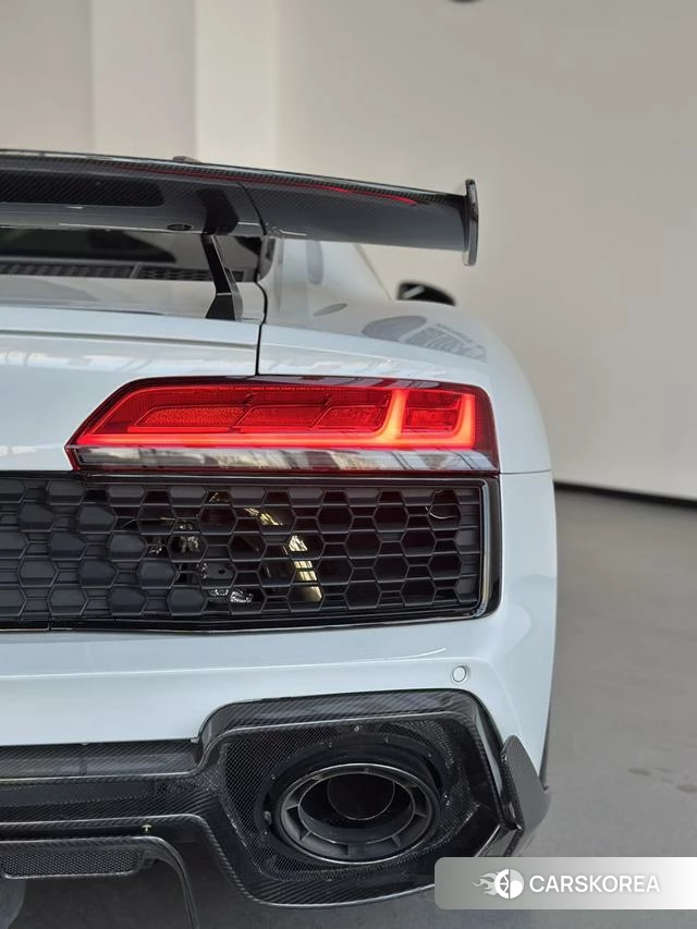 Audi R8 2023 Белый из Китая, фото 2