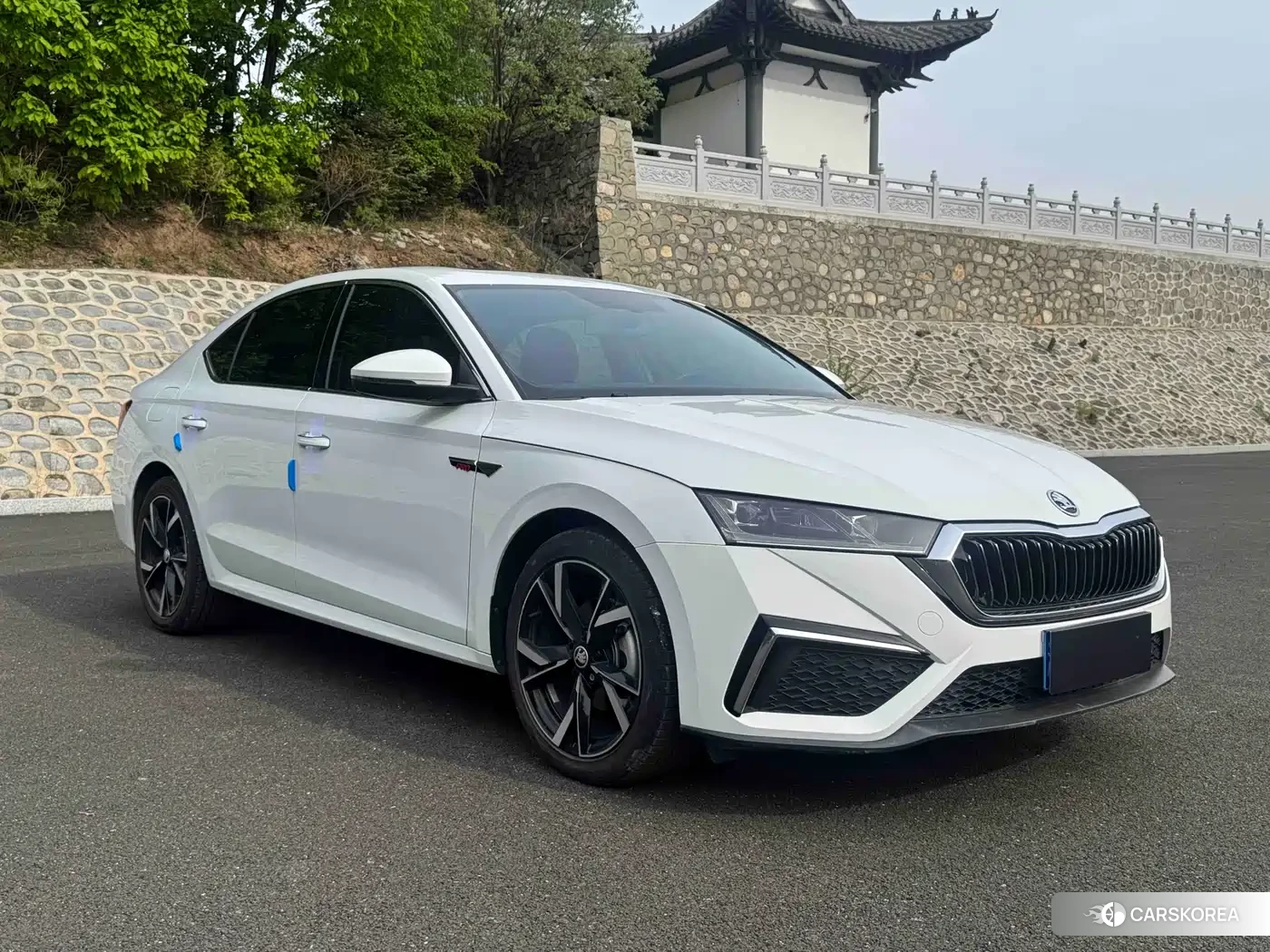 Skoda Octavia 2023 Белый из Китая, фото 2