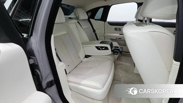Rolls-Royce Ghost 2nd Generation 2021 Серебристо-серый из Кореи, фото 2