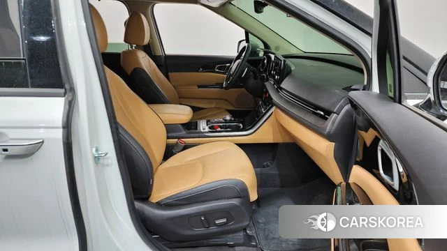 Kia Carnival 4th generation 2022 Белый из Кореи, фото 2