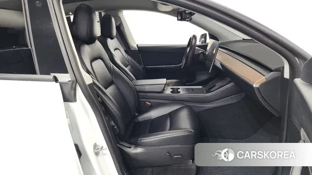 Tesla Model Y 2021 Белый из Кореи, фото 2