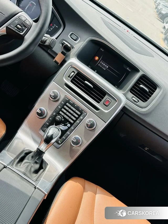 Volvo S60 2019 Белый из Китая, фото 2