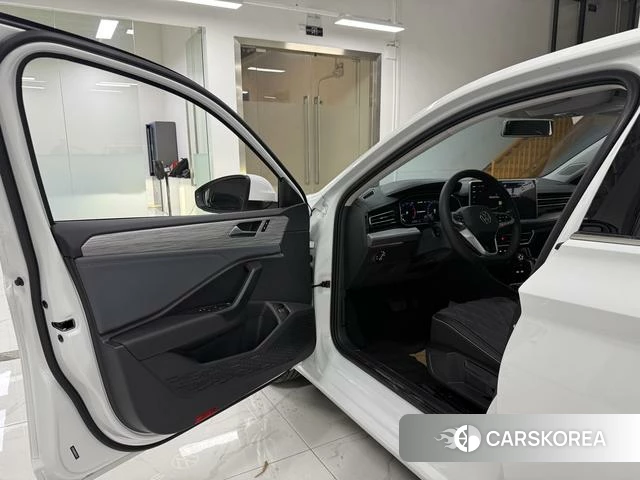 Volkswagen Sagitar 2025 Белый из Китая, фото 2