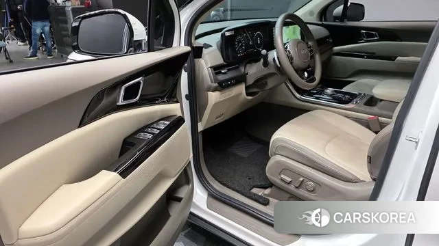 Kia Carnival 4th generation 2023 Белый из Кореи, фото 2