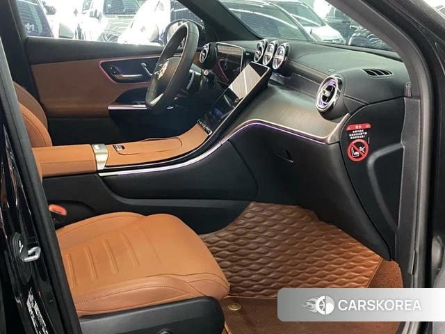 Mercedes-Benz GLC 2024 Черный из Китая, фото 2