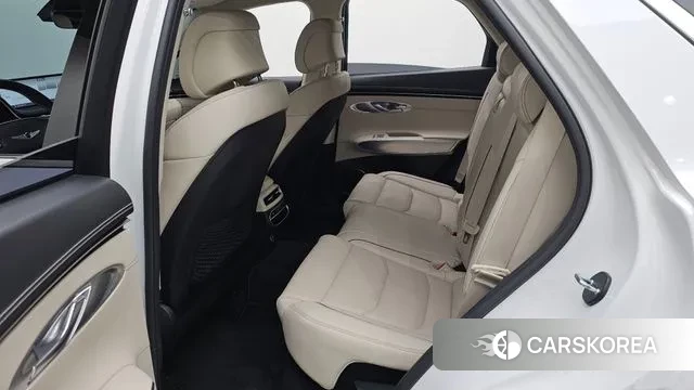 Genesis GV70 2022 Белый из Кореи, фото 2