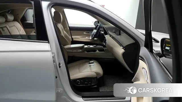 Genesis GV70 2023 Белый из Кореи, фото 2