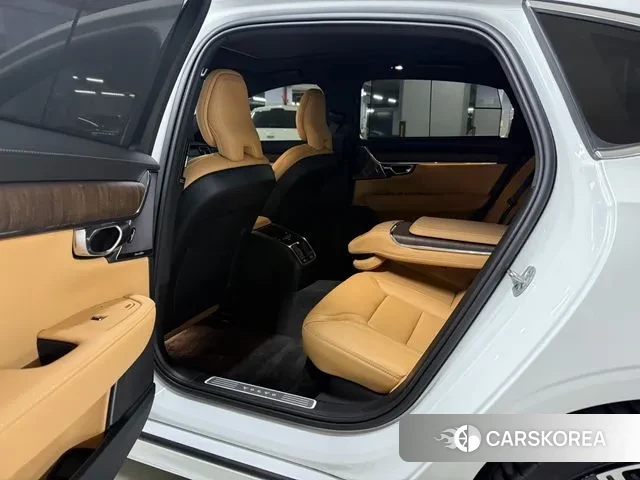 Volvo S90 2024 Белый из Кореи, фото 2