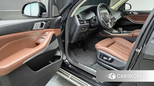 BMW X7 (G07) 2021 Черный из Кореи, фото 2