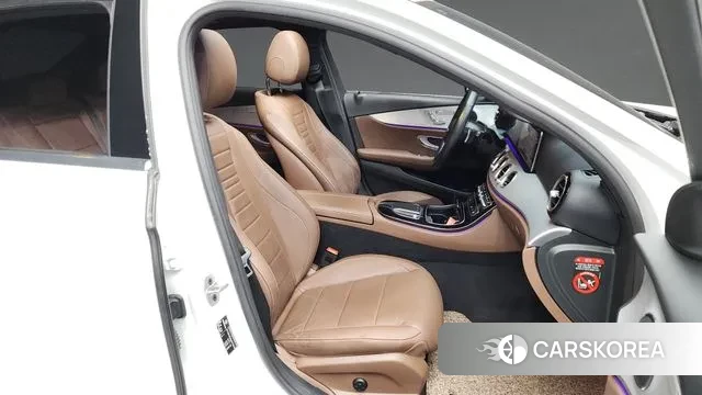 Mercedes-Benz E-Class W213 2021 Белый из Кореи, фото 2