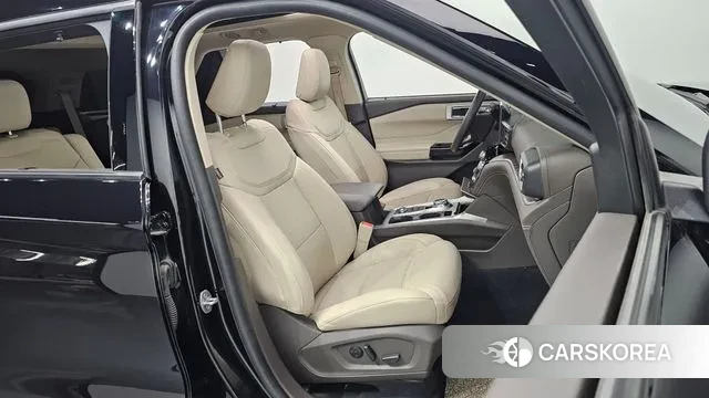 Ford Explorer 6th Generation 2022 Черный из Кореи, фото 2