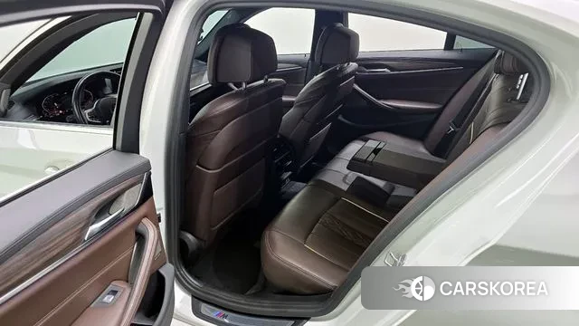 BMW 5 Series (G30) 2020 Белый из Кореи, фото 2