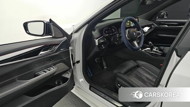 BMW 6 Series GT (G32) 2024 Белый из Кореи, фото 2