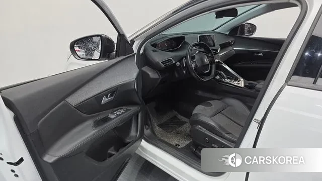 Peugeot 3008 second generation 2021 Белый из Кореи, фото 2