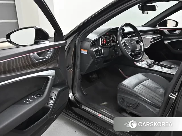 Audi A6 (C8) 2021 Черный из Кореи, фото 2