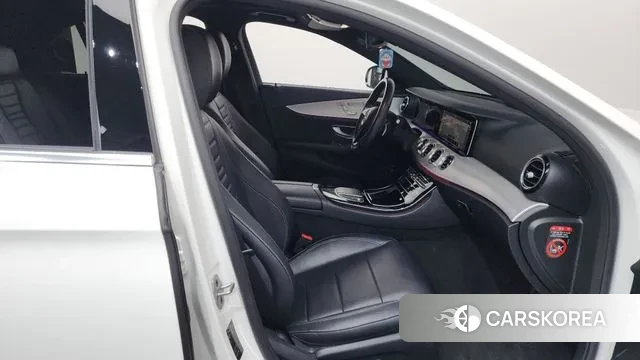 Mercedes-Benz E-Class W213 2021 Белый из Кореи, фото 2