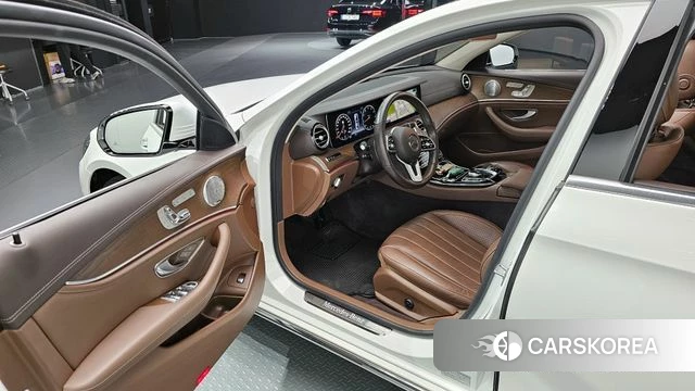 Mercedes-Benz E-Class W213 2020 Белый из Кореи, фото 2