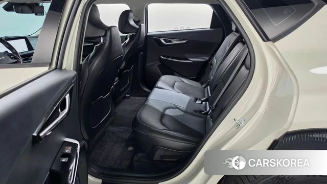Kia EV6 2023 Жемчужный цвет из Кореи, фото 2