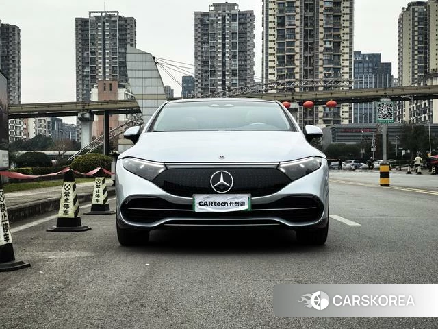 Mercedes-Benz EQS 2024 Серебристо-серый из Китая, фото 2
