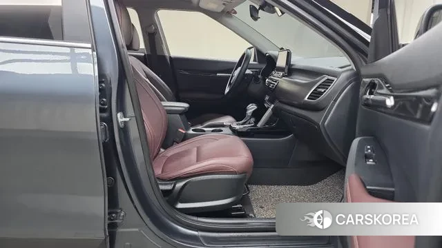 Kia Seltos 2020 Серый из Кореи, фото 2