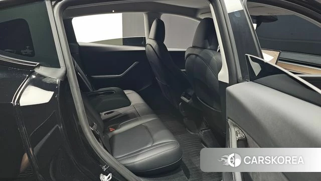 Tesla Model Y 2024 Черный из Кореи, фото 2