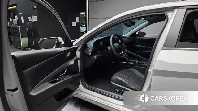 Hyundai The New Avante (CN7) 2025 Серебристо-серый из Кореи, фото 2