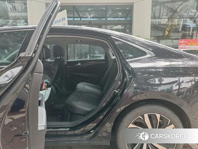 Volkswagen Passat 2022 Черный из Китая, фото 2