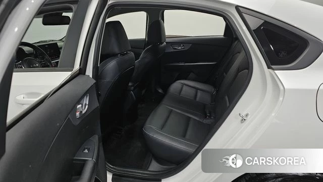 Kia The New K3 2nd generation 2021 Белый из Кореи, фото 2