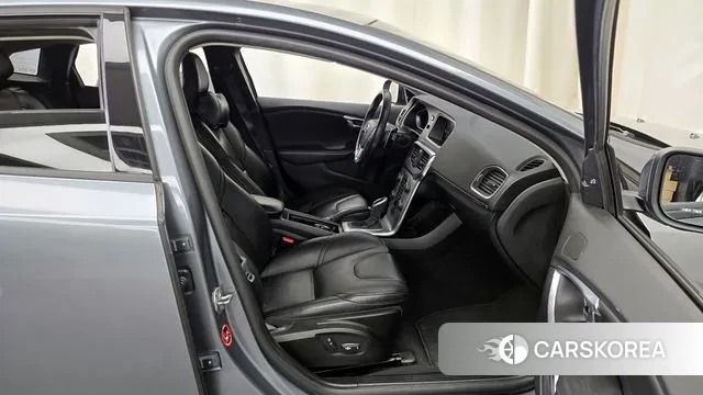 Volvo V40 Cross-Country 2018 Серый из Кореи, фото 2