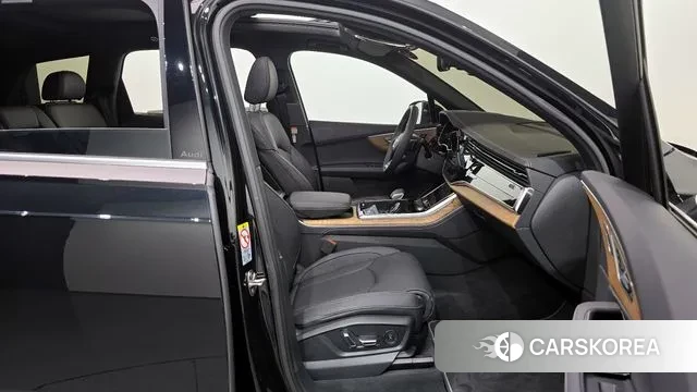 Audi Q7 (4M) 2025 Черный из Кореи, фото 2