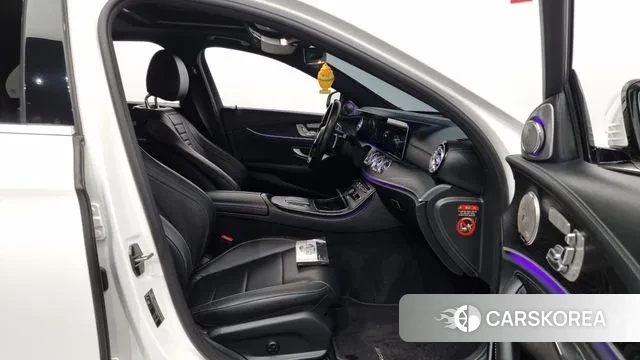 Mercedes-Benz E-Class W213 2021 Белый из Кореи, фото 2