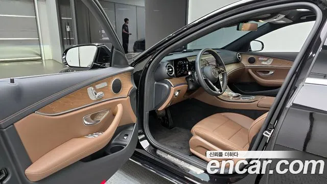 Mercedes-Benz E-Class W213 2023 Черный из Кореи, фото 2
