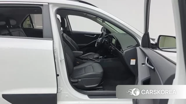 Kia Di Ol Nu Niro 2024 Белый из Кореи, фото 2