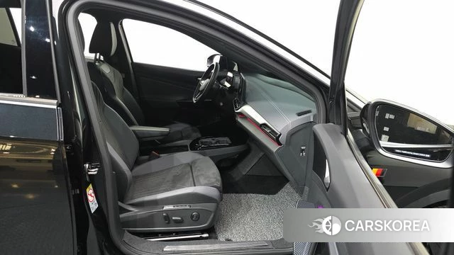 Volkswagen ID.4 2025 Черный из Кореи, фото 2