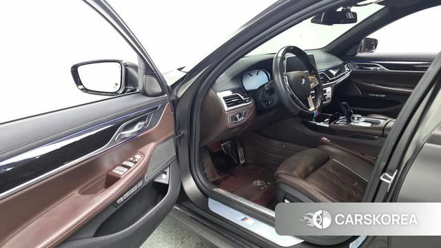 BMW 7 Series (G11) 2018 Коричневый из Кореи, фото 2