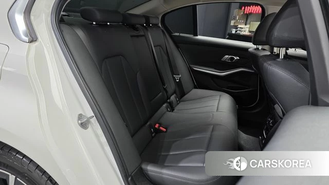 BMW 3 Series (G20) 2019 Белый из Кореи, фото 2