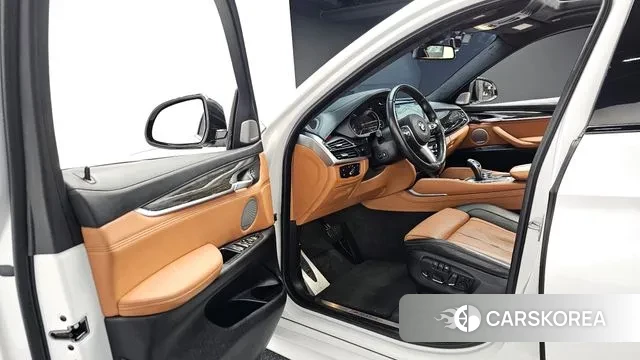 BMW X6 (F16) 2018 Белый из Кореи, фото 2